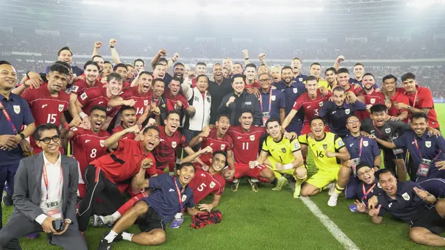 Prabowo Sambut Kemenangan Timnas Indonesia atas China, Turun Langsung ke Lapangan
